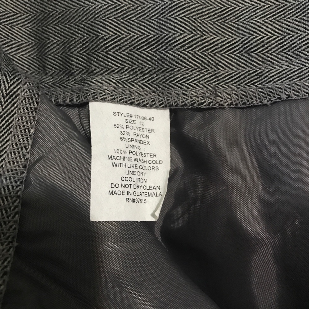 Suit grey color, small tweed like pattern - Picture 4 of 4